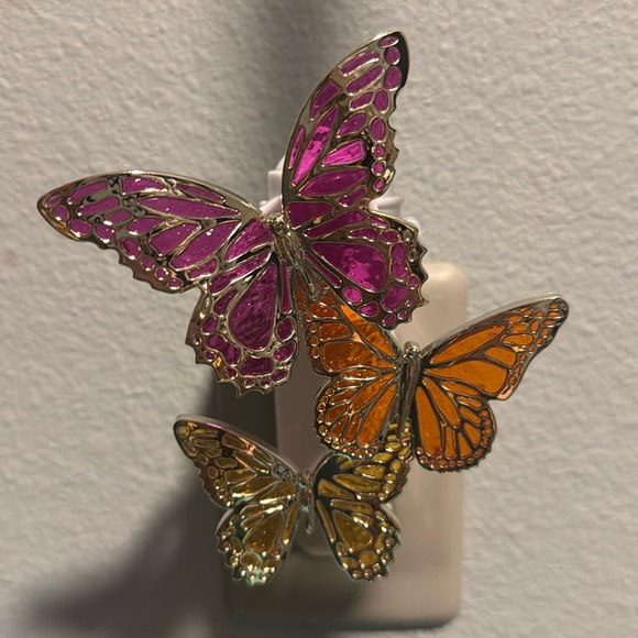 Bath & Body Works Other - Bath & Body Works Beautiful Trio of Butterflies Wallflower Plugin